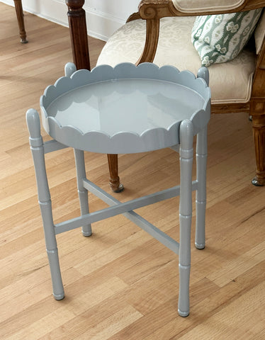 SCALLOP GRAY TRAY TABLE