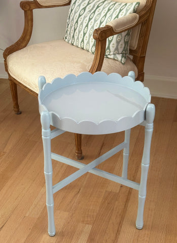 SCALLOP SKY TRAY TABLE